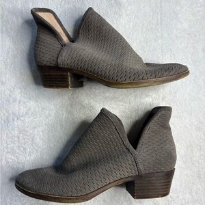 Lucky Brand Gray Textured Mules